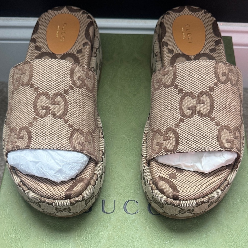Gucci Beige and Brown GG Canvas Slides women sz 10.